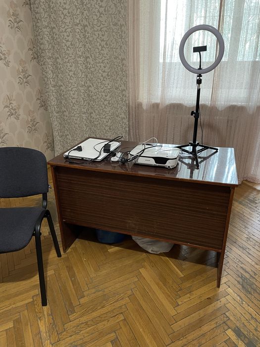 Офисный стол