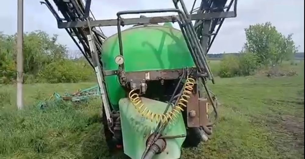 Оприскувач TECNOMA GY30N, шир 24 м, об'єм бочки 2 500, 2011 р, в, GREAT PLAINS TSE 1090, шир. 27 м, 4 куб., електроніка, 2005
