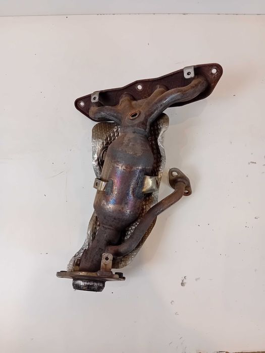 Kolektor Wydechowy Katalizator Toyota Yaris III Hybryda  12/19r