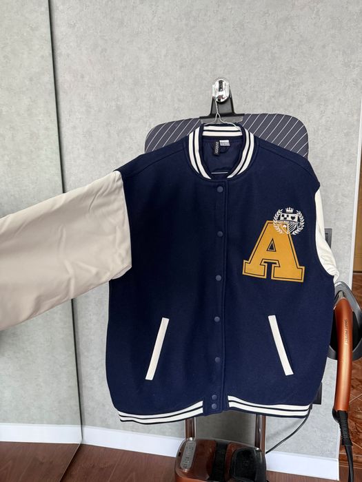 Бомбер H&M — розмір S