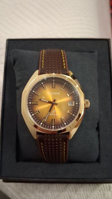 Продається годинник Bulova jet star gold