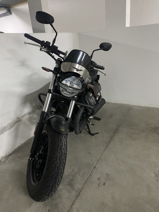 Moto Guzzi V9 Bobber