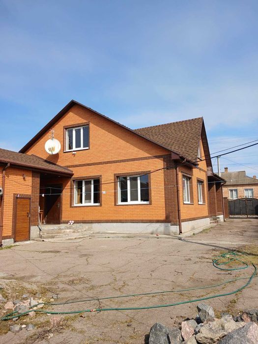 Продаж затишного будинку в Бережинці