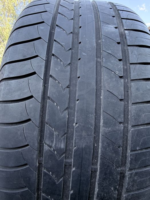 Хороші шини літні 275/40/19 Goodyear  Runflat