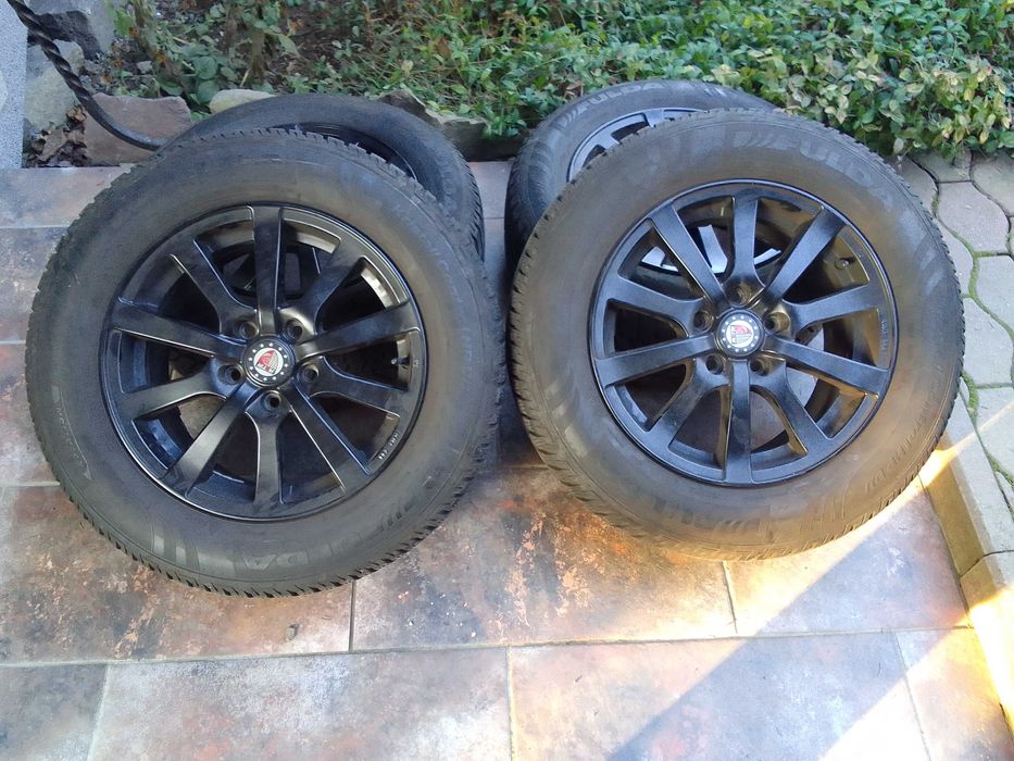 Koła zimowe 5x114,3 16 Kia,Hyundai,Vivaro,Trafic,Nissan!215/65/16 7mm