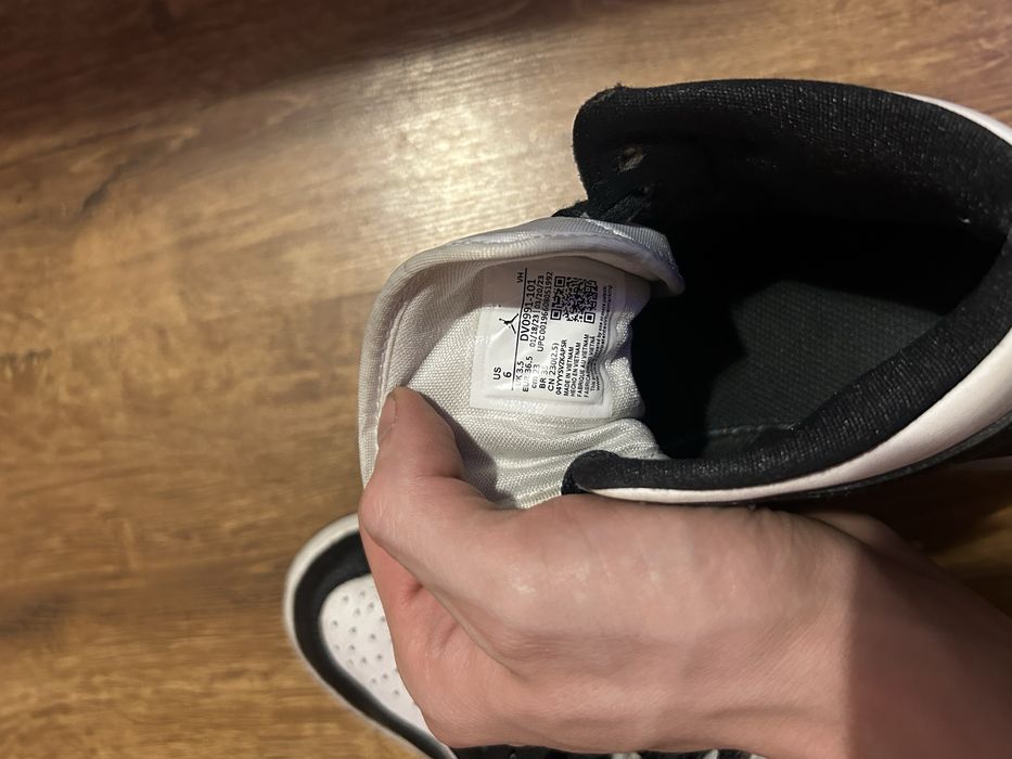Air Jordan 1 Mid Black/White (Panda)