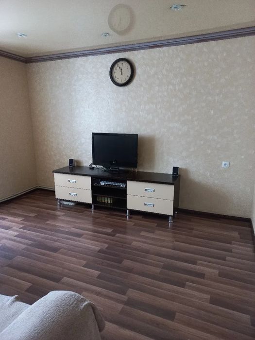 Продам двокімнатну квартиру. Центр на набережній.