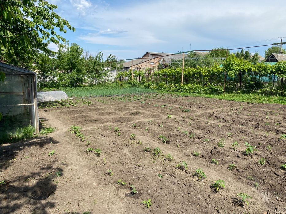 Продам двохповерховий будинок