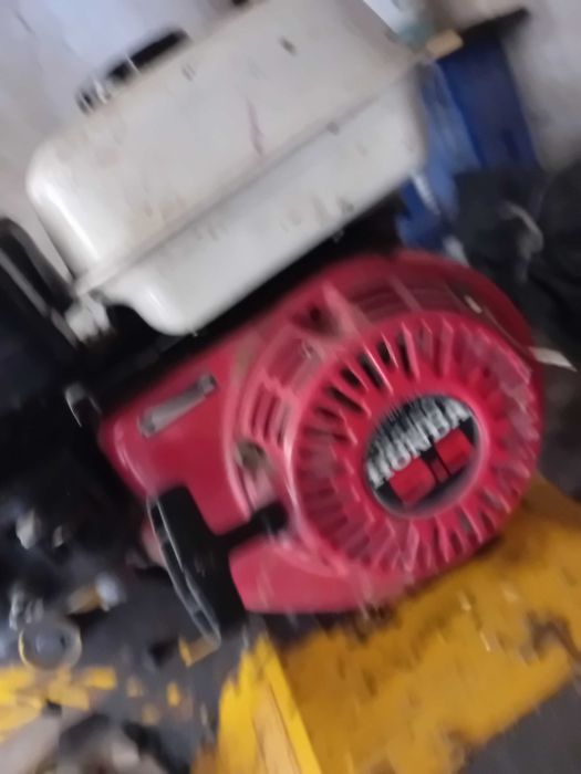 Moto cultivador em bom estado para desocupar.