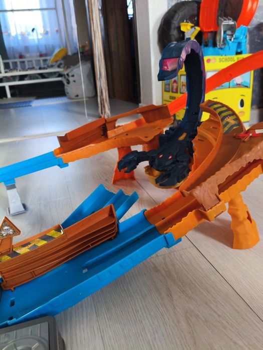 Автотрек Hot wheels