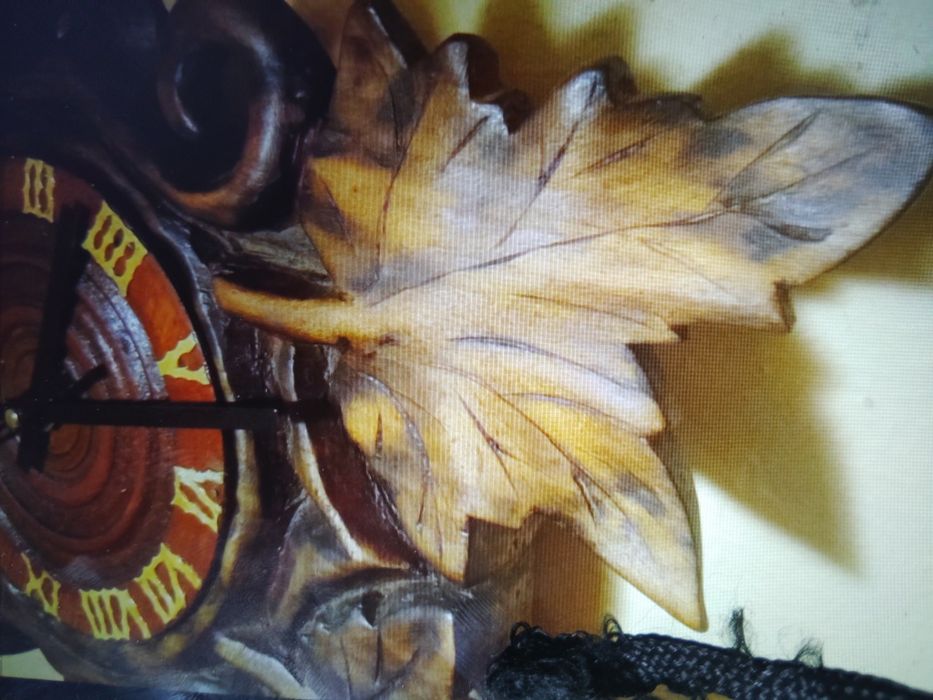 Zegar ręczna robota rzeźbiony