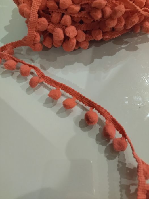 Fita com pompons ( 10 metros)