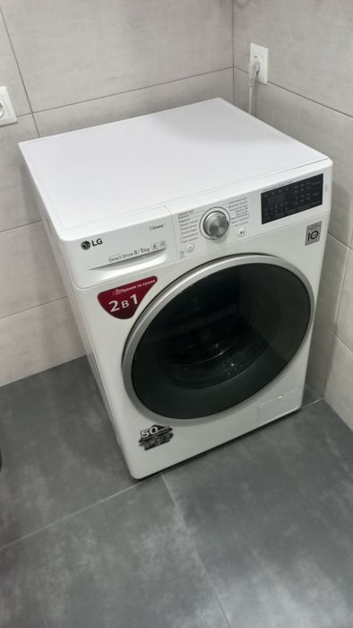 Пральна машинка  з сушкою LG 8кг