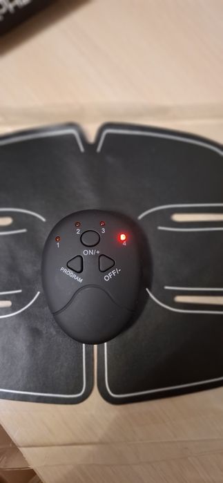 Стимулятор м'язів преса.
EMS Trainer конструктивно являє собою особлив