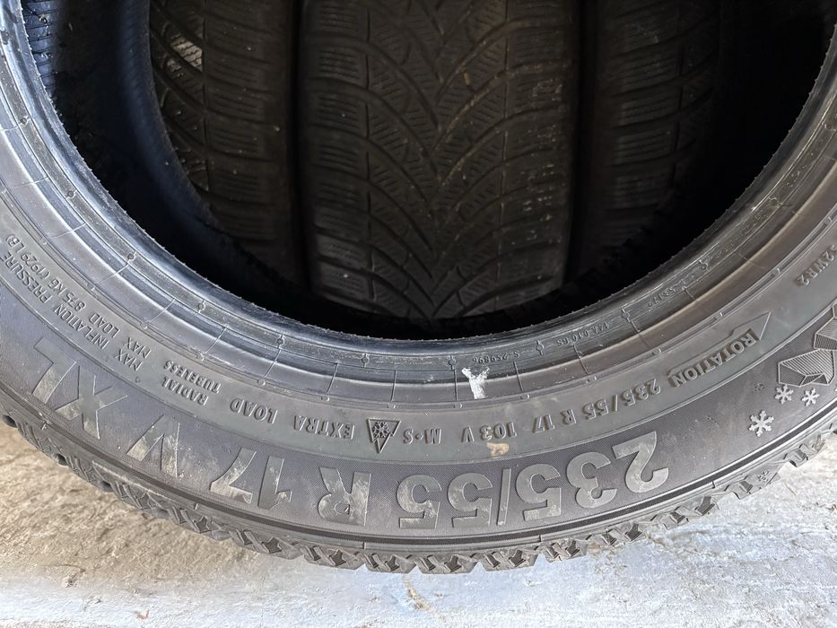 Semperit Speed Grip 5 235/55/17 XL Dot3523