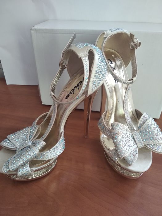 Шикарные басаножки туфли 38р.