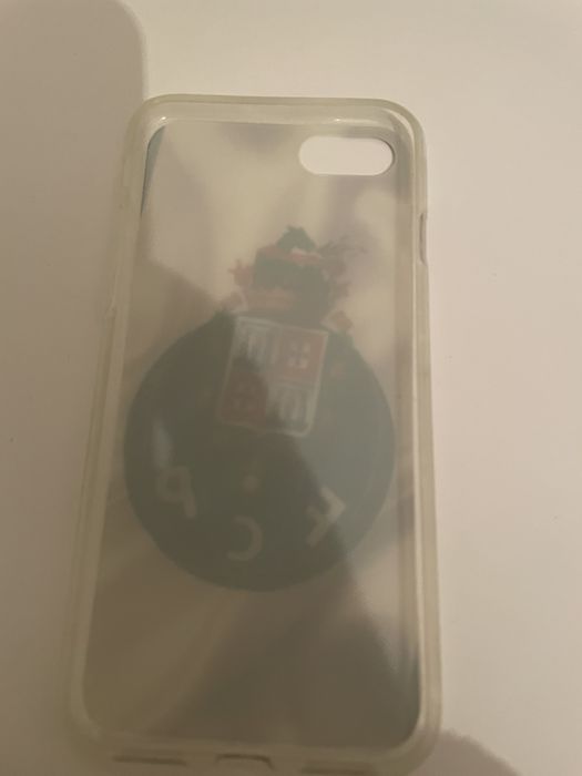 Capa iPhone 7    Está nova a capa, poucas vezes foi usado