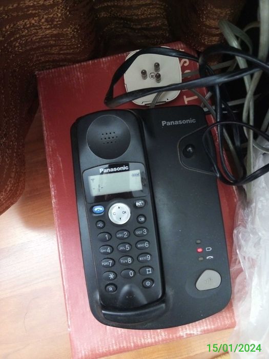 Повністю робочий радіотелефон Panasonic чи як зарядне батарейок aaa