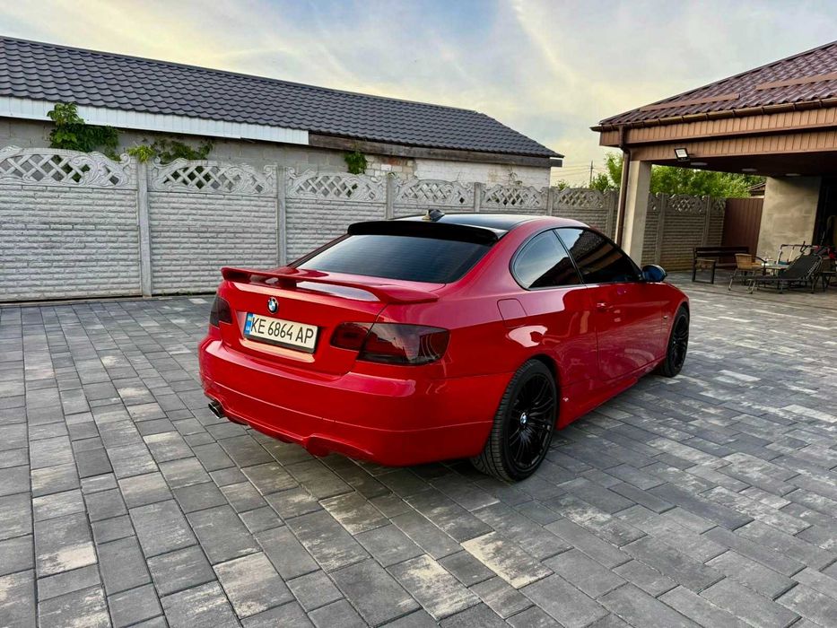 BMW 3 Series 2007 E92  •  325i AT (218 к.с.) xDrive  •  Base