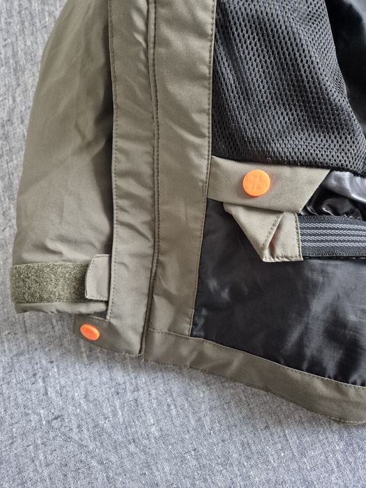 Пуховик,курточка Helly Hansen 152 см