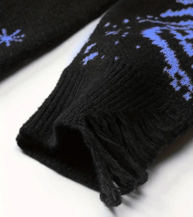 светр з космічним принтом