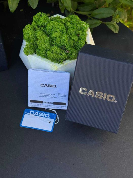 Годинник Casio , квадратний циферблат