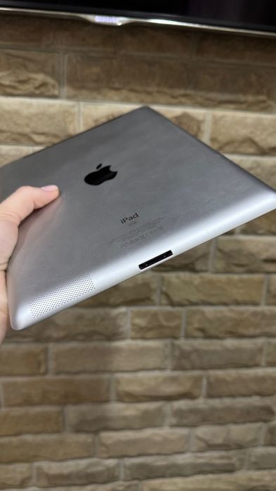 Продам iPad 4 (64GB, Cellular + Wi-Fi) — робочий, гарний стан