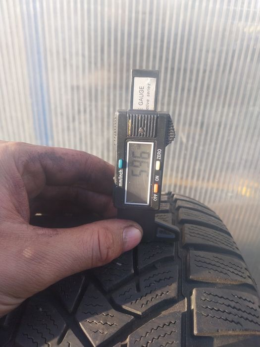 Opony Zimowe Dunlop 215/60R16  95H