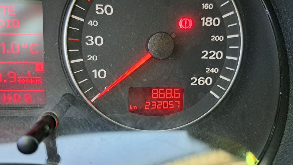 продам ауди дизель  автомат.