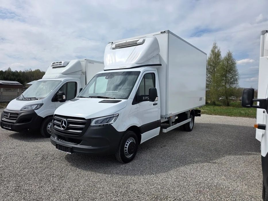 Mercedes-Benz Sprinter chłodnia mroźnia  519 bliźniak Thermo king 8 palet  Ściana 7 cm Nowe opony Winda Dhollandia