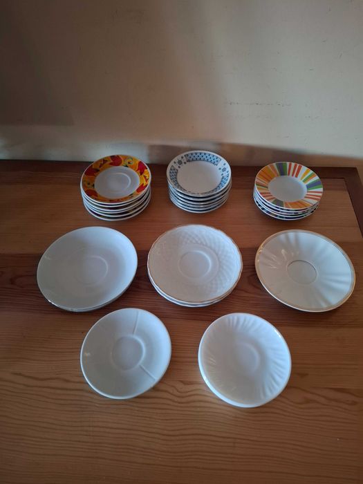 Pires / Pratos Diversos de Porcelana Café e Chá - Conjuntos e Individuais ( Impecáveis )