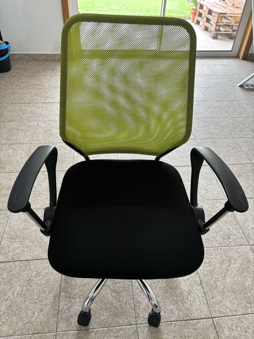 Cadeira de escritorio como nova