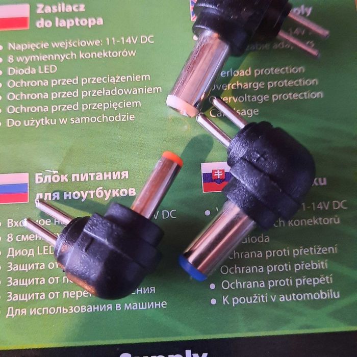 Zasilacze 2 szt. do laptopa TOSHIBA sieciowy i  samochodowy. Nowe.