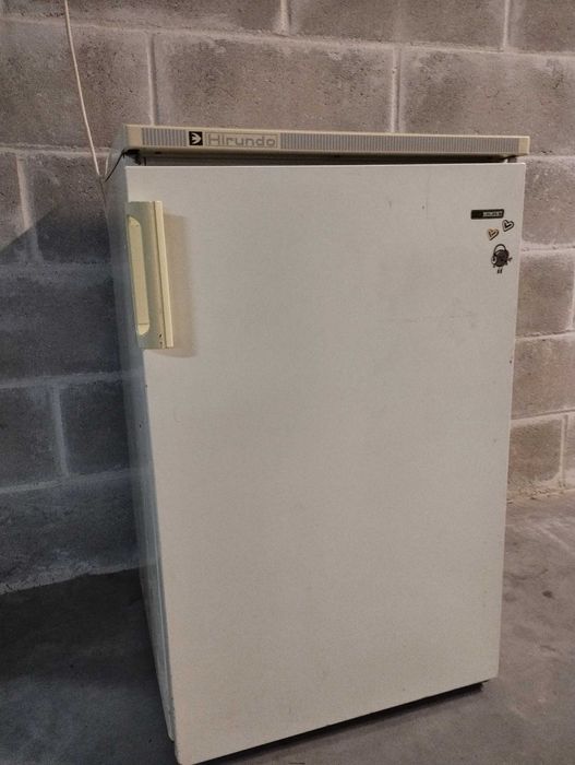 Refrigerator or minibar64751574875266121