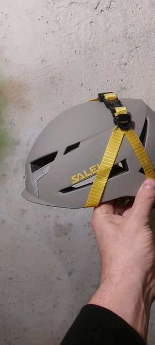 Sprzedam nowy kask alpinistyczny Salewa