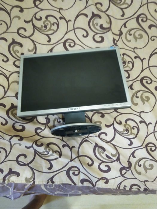 Монитор полностью рабочий