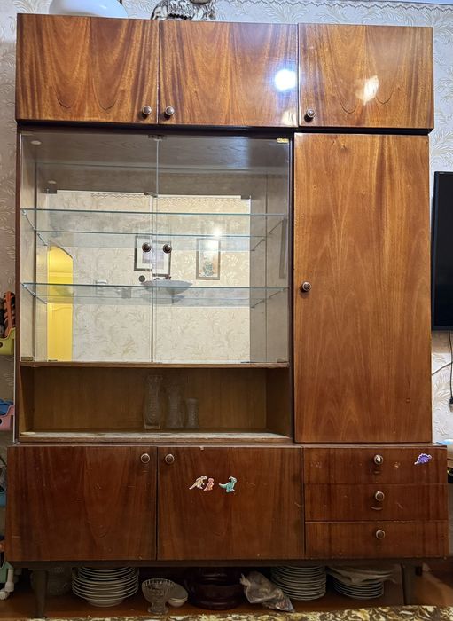 Віддам даром сервант