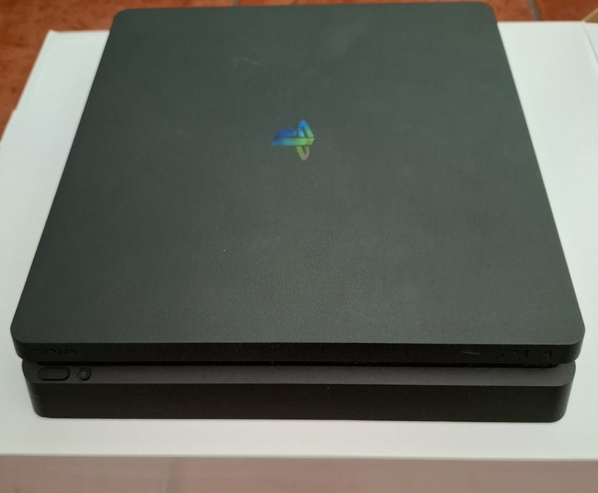 Playstation 4 500GB com FIFA20