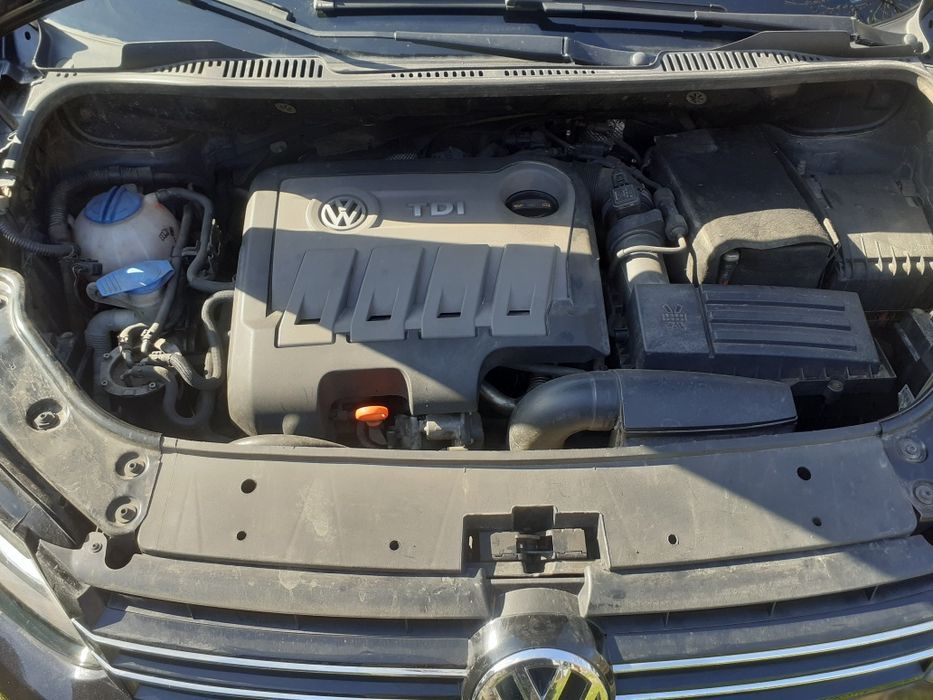 Volkswagen.ТОУРАН 2010г.1.6диз.