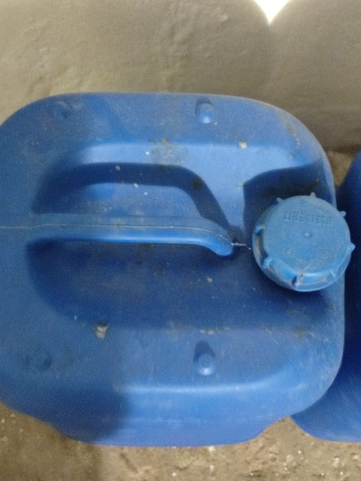 Каністра пластмасова