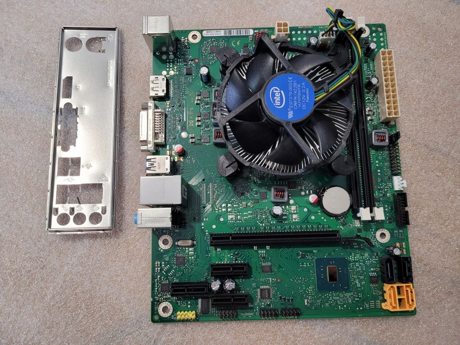 Комплект s1151 FUJITSU + i7-7700 материнcька плата і процесор