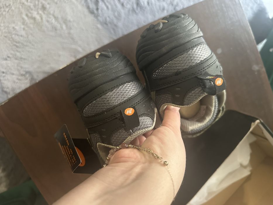 Buty sportowe robocze nowe 43
