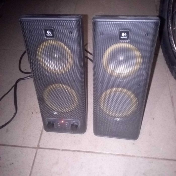 Piękne głośniki komputerowe LOGITECH
