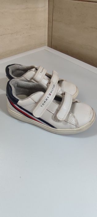Buty Tommy Hilfiger rozm. 27, dł. wkładki 17 cm.