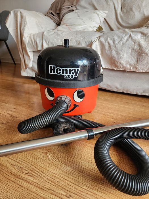 Aspirador Numatic Henry 200