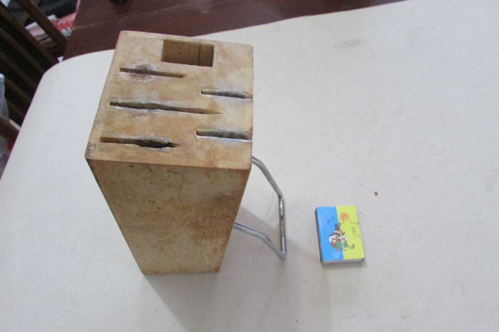 Підставка для ножів.