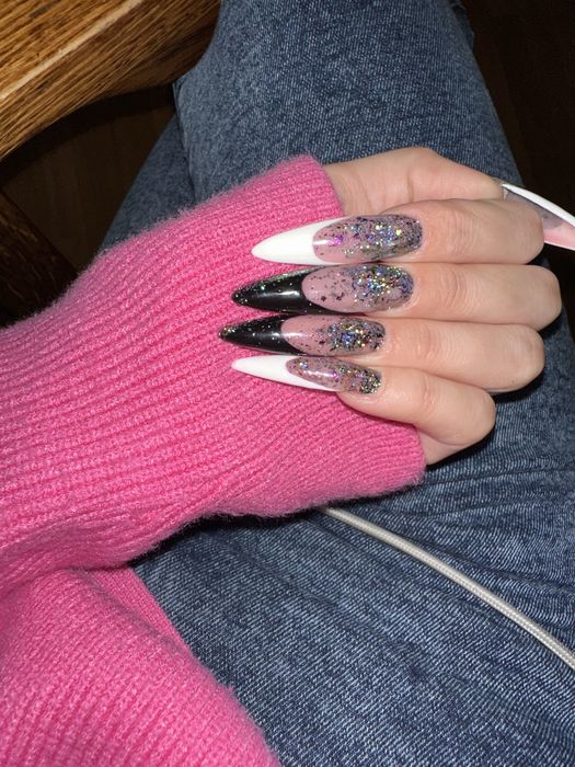 Наращивания , кореккция ногтей