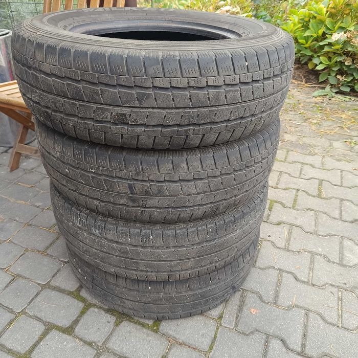 Opony do busa 215/75/16C