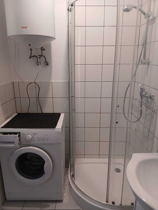 Umeblowana kawalerka bez czynszu - parter, ogrzewanie w cenie