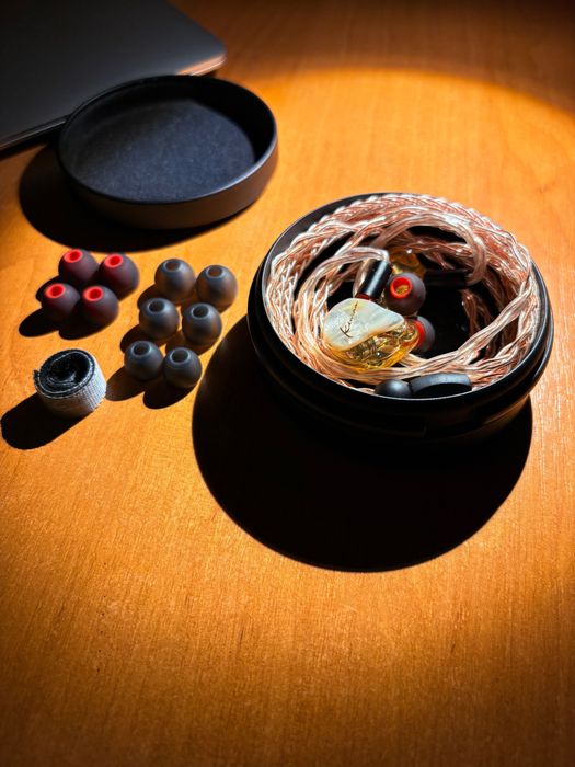 Kinera Idun (White) — Гібридні IEM навушники